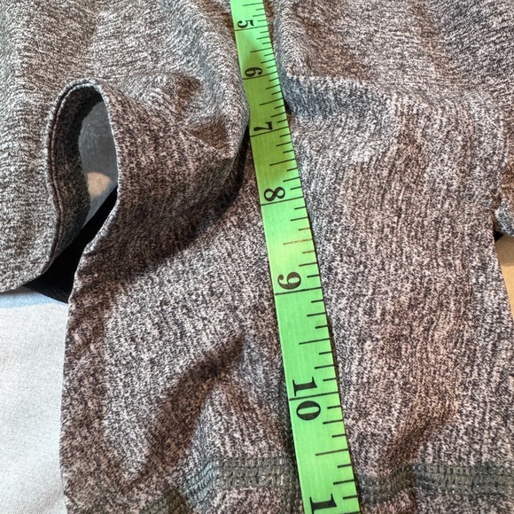 lululemon athletica Gray and Black Speed Up‎ Athletic Shorts, Gray/Black, Size 8 - Picture 11 of 13